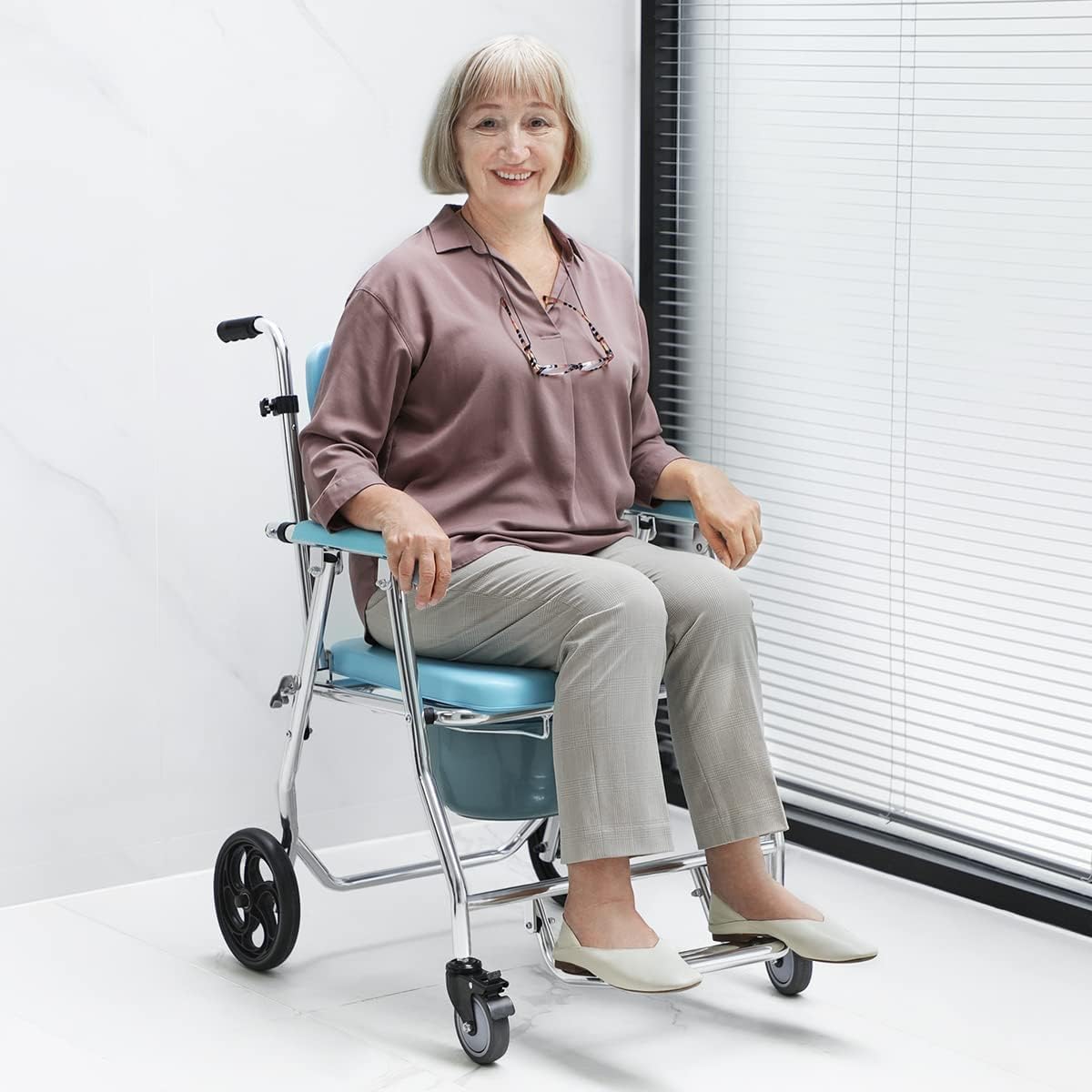 Stand Alone Toilet Safety Rail and Folding Shower Commode Wheelchair Heavy Duty Medical Toilet Safety Frame Adjustable Bathroom Toilet Handrails V62906