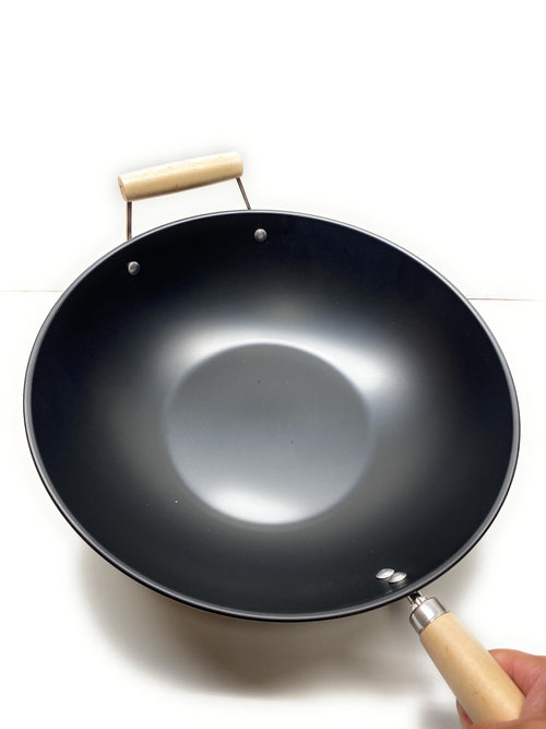 14" Non Stick Cast Wok with Wood Handle O451878