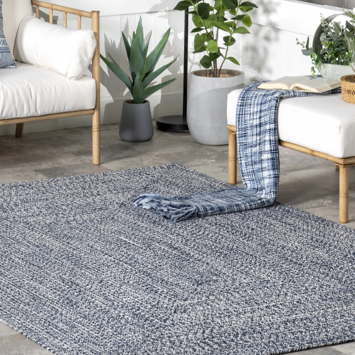 Navy Braided Indoor/Outdoor Area Rug P72607