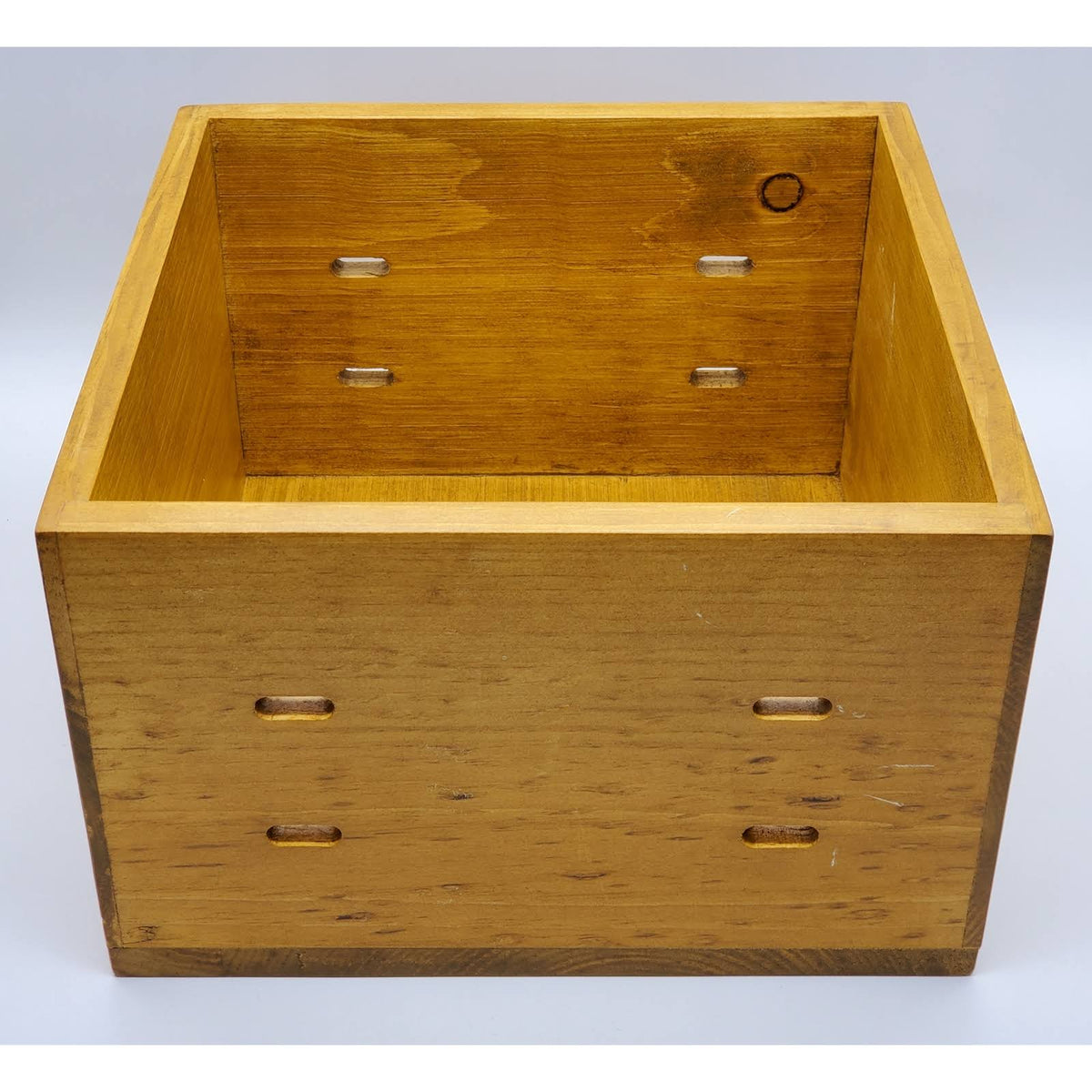 Madera Crate Riser P7094