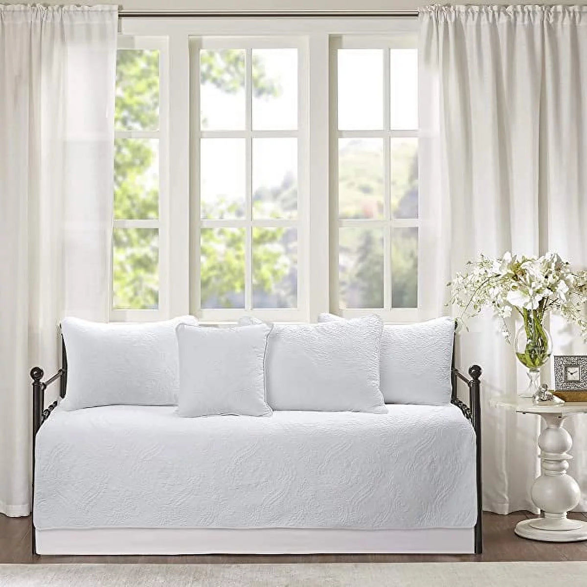 White Medallion Floral 6 Piece Microfiber Daybed Quilt Bedding Set H6575