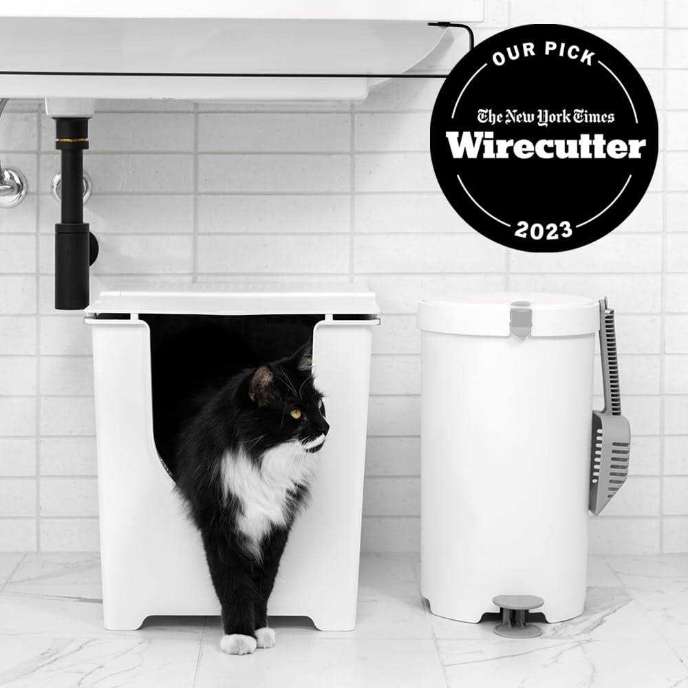 Flip Litter Box with Scoop and Reusable Liner B7662
