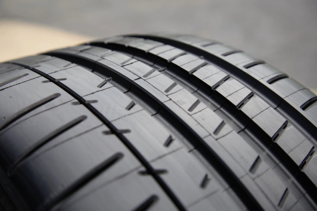 Summer 245/35ZR19/XL (93Y) Tire M35429