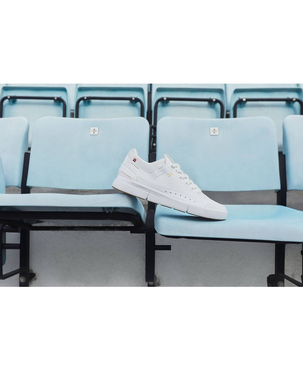 Centre Court Shoes D68639