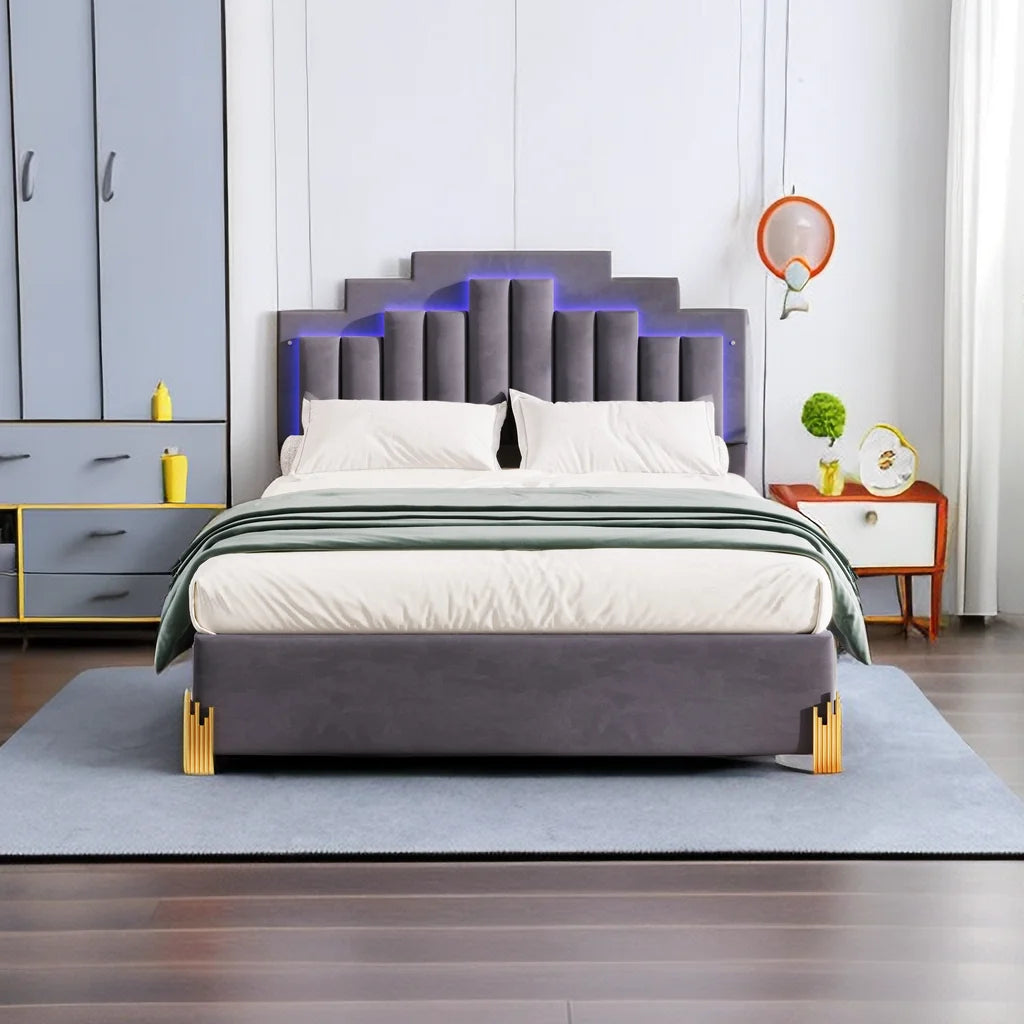 Queen Size Velvet Upholstered Platform Bed with 4 Drawers W157