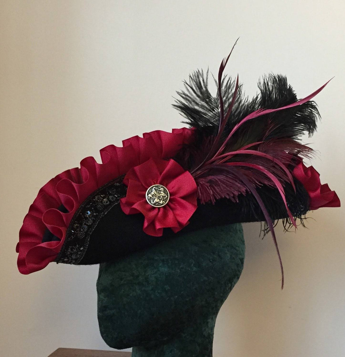 Black Crimson Red Gothic Romantic Tricorn Hat E46080